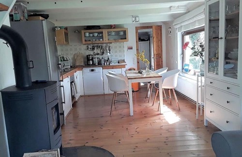 Groven Casa | The little thatched cottage