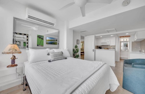 Barrier Island Apartamento | Suite by Beach Waterfront Lago Key Two