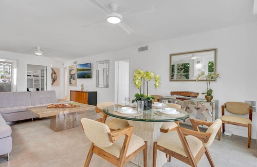 Barrier Island Apartamento | Suite by Beach Waterfront Lago Key Two