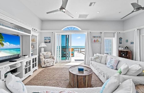 Melbourne Beach Cabaña | Seagrape Beachfront Cottage - Direct Oceanfront