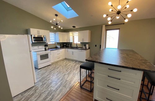 Leamington Casa | Quite Waterfront Home - Great for Birders, Point Pelee & Island, Hillman Marsh