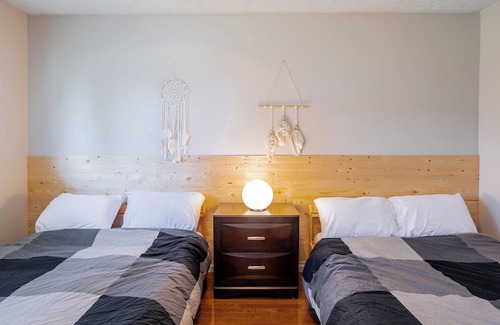 Niagara Falls Cabaña | Riverview Cottage in Niagara Falls with Private Dock,10 minutes to attractions