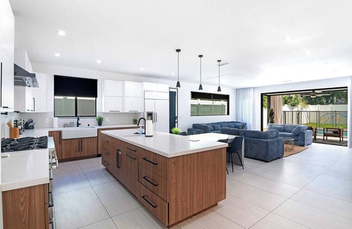 Tarzana Villa | Poolside Modern Escape Villa In Tarzana