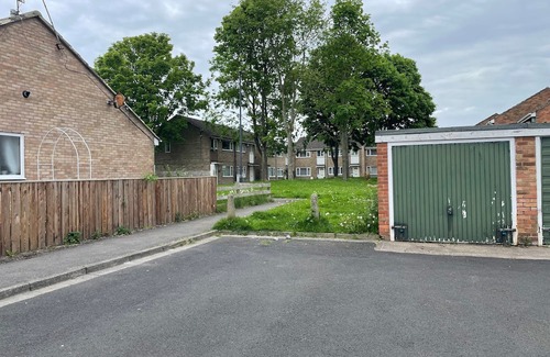 Newcastle-upon-Tyne Casa | 3 bdrm, with fab links & parking