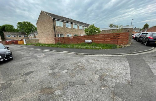 Newcastle-upon-Tyne Casa | 3 bdrm, with fab links & parking