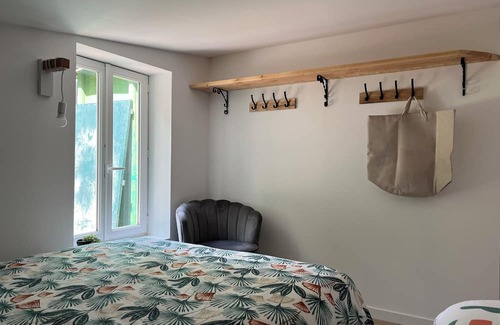 Manzat Chalet De Esquí | Chalet et son Étang Privatif en Pleine Nature