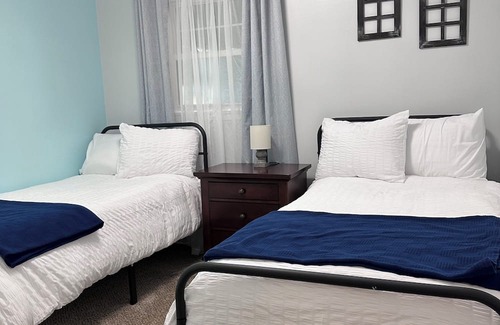 Owosso Apartamento | The Middleton - a 6 bed, 3 acre, classy home just minutes from town.