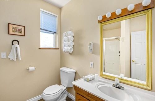 Fairfield Casa | Fairfield Park Inn Room #2