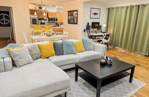 North Hills West Casa | Cozy LA Haven: Near Attractions!