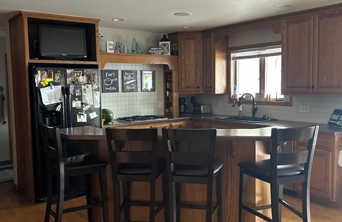 Little Chute Casa | Looking for guests for THE DRAFT. Great location 20 minutes from Green bay!