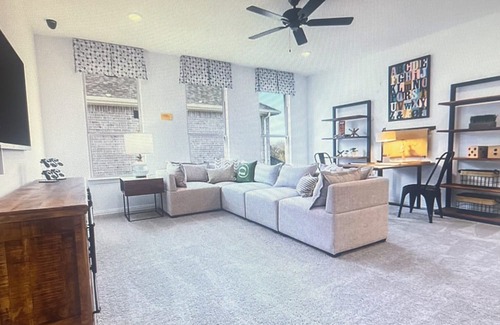Royse City Casa | Cozy large furnished room in Royse City