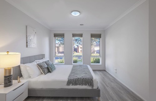 Truganina Casa | This house is a 3 bedroom(s), 2 bathrooms, located in Truganina, VIC.