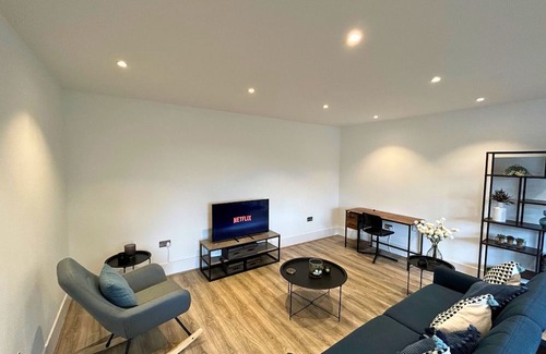 Wokingham Apartamento | Wokingham Stunning Two Bedroom Centrally Located