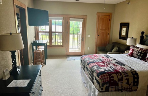 Three Lakes Apartamento | Lake views with every amenity! Indoor pool, hot tub, outdoor hot tub!