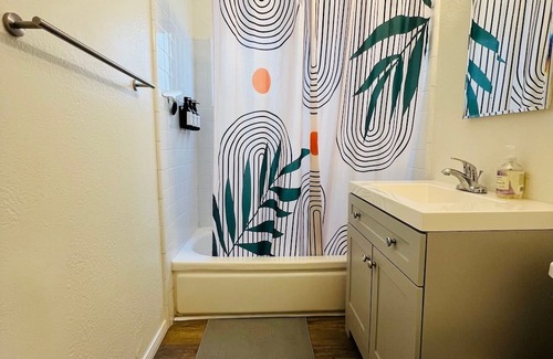Playa Del Rey Casa | 1 min walk to the beach! Family friendly w/ large patio in Playa Del Rey.