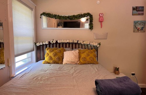 Gardiner Casa | Gateway to the Gunks: Winery Walks & Rock Walls