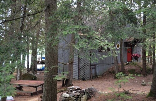 Kents Hill Casa | Baljunor Lake House - Refresh Your Soul - Canoe, Rowboat, Clean Lake, Waterfront