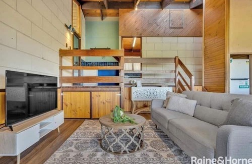 Bolinda Cabaña | Cosy farm cottage with a wood fire heater. Ideal for a romantic/family getaway!