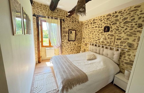 Limeyrat Casa | La Maison Bleue