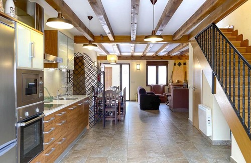 Langa de Duero Casa | Country House 'Gañán' with Mountain View, Private Garden and Wi-Fi