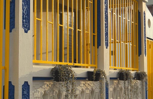 Mayaguez Pueblo Casa | Centric Unique stay in the West- Mayaguez gated private parking