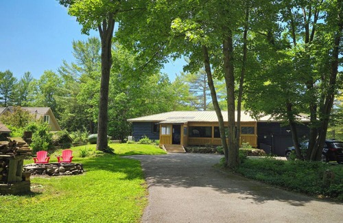 Washago Cabaña | Beautiful cottage with river access in Washago