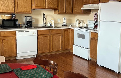Milan Apartamento | Spacious, Vibrant Downtown Milan Mich Apartment-Between Ann Arbor and Detroit