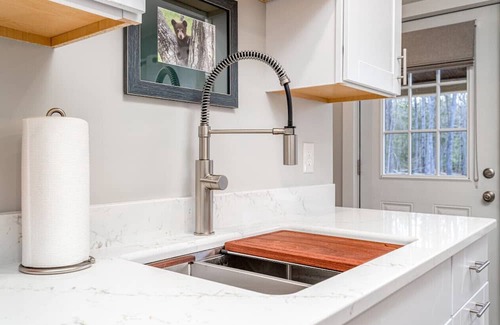 Silver Lake Casa | Pet-Friendly: Newly Built 2-BR Home with hot tub & patio