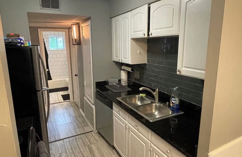 Hanahan Condominio | Central Cozy Renovated Hanahan Condo