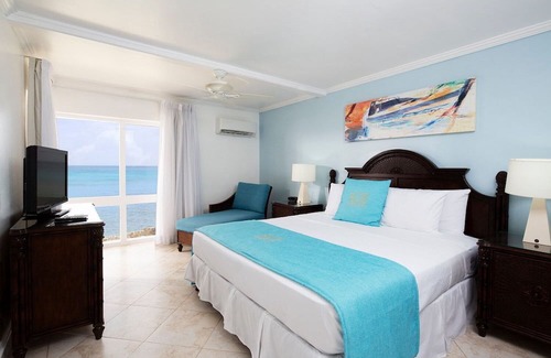Halcyon Heights Complejo | Enjoy the island feel of the Caribbean at The Club Barbados Resort & Spa