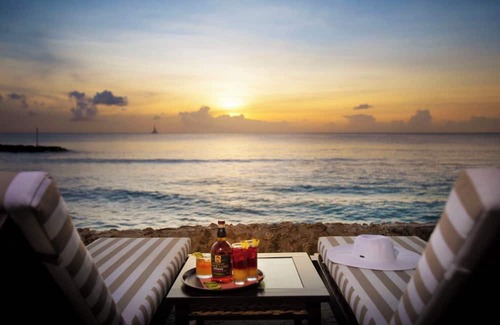 Halcyon Heights Complejo | Enjoy the island feel of the Caribbean at The Club Barbados Resort & Spa