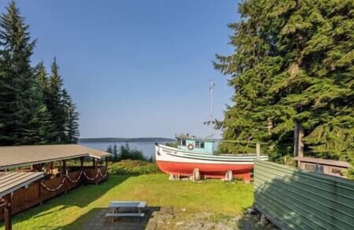 Alert Bay Cabina | (J) Standard Double Cabin