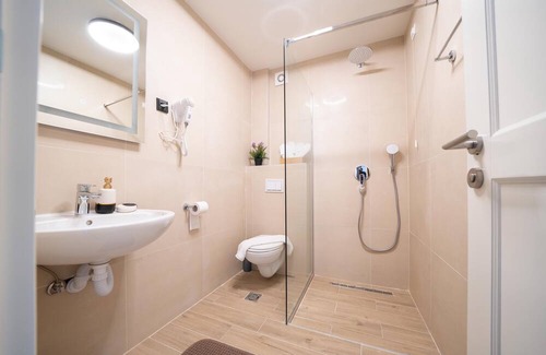 Becici Hotel | Invictus Hotel