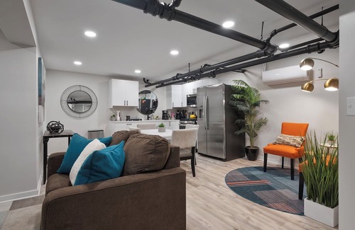 Union Park Apartamento | Brand new, Great location, PET/kid friendly, FREE parking, quiet neighborhood!