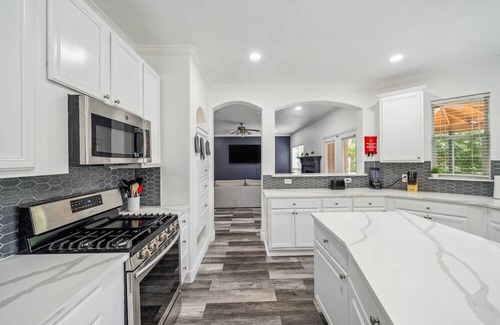 Wetmore Villa | Spacious 4BR Villa w/ Private Pool, Near Six Flags