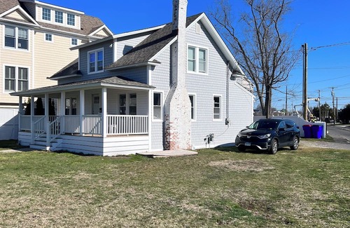 Fairfield Casa | Fairfield Beach House across from the beach with yard!