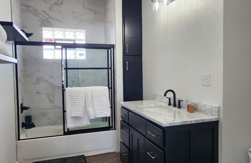 Marsland Cabina | Relaxing Ranch Retreat, Pet Friendly, privacy and perfect get away!