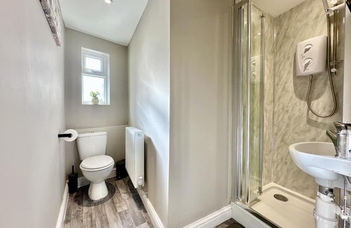 York Cabaña | Firs Nook with Parking - a bungalow that sleeps 2 guests in 1 bedroom