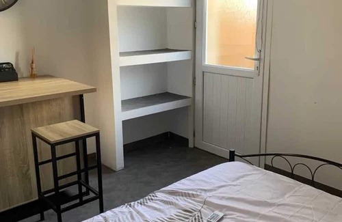 Ploermel Apartamento | Homerez - Nice studio for 2 ppl. with terrace at Ploërmel