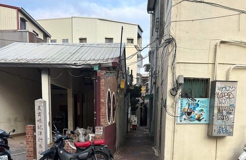 West Central District Casa | 位於安平觀光區正中心，寵物友善，古堡街122巷8號前有免費停車場，王城路周遭可合法停車