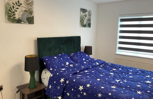 West Thurrock Casa | Exclusive 3 Bed House, free parking, Wi-Fi 5 mins from Lakeside Shopping Centre
