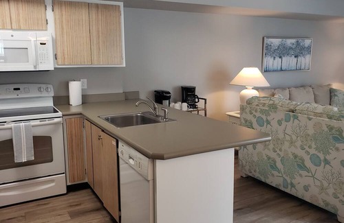 North Wildwood Condominio | Days in July open, must rent the entire 17 days until July 30 not shorter term
