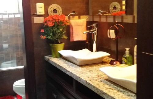 Totoracocha Casa | 3BR w/King bed in Cuenca close to IESS & Hospl Rio