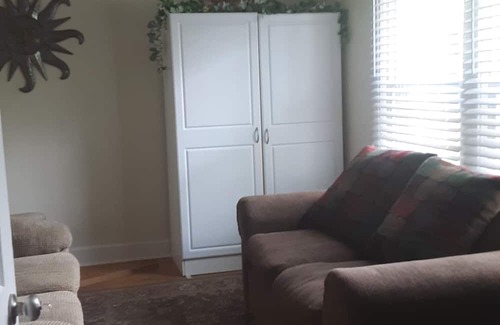 Troutville Casa | Pet friendly cozy cottage surrounded by nature. Minutes to Roanoke.