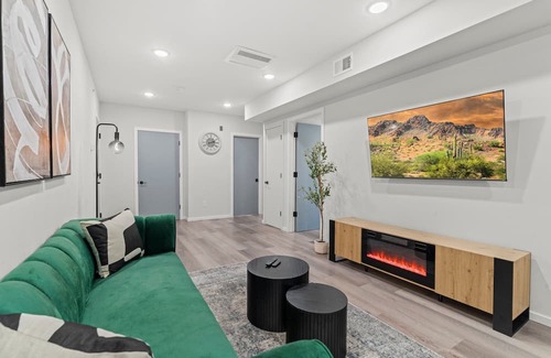 Spruce Hill Apartamento | 7 Minutes to Center City Philadelphia! Entire 3 Bedroom 3 Bathroom Apartment!