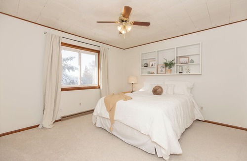 Bozeman Casa | Serene Pet Friendly, Fully Fenced 1 Acre 4BR 1.5BA Home With Privacy and Views