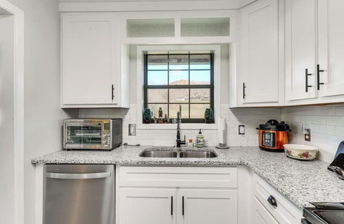 Rogersville Casa | Pet-Friendly Countryside Haven Near Cherokee Lake!