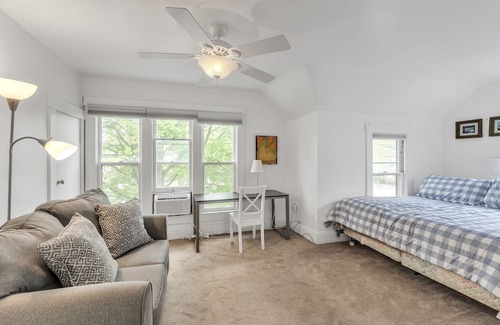 Lower Burns Park Casa | Unique Charmer: Outdoor Space & More near UM