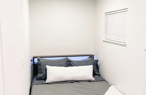 Ferndale Cabina | Modern tiny home in Ferndale. Pet-friendly!