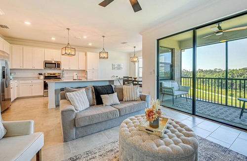 Lakewood Ranch Condominio | Bradenton Condo on Golf Course: Steps to Pool!